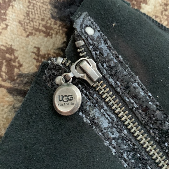 Ugg Australia Black Sheepskin Glitter Boots Size 10 - Picture 13 of 16